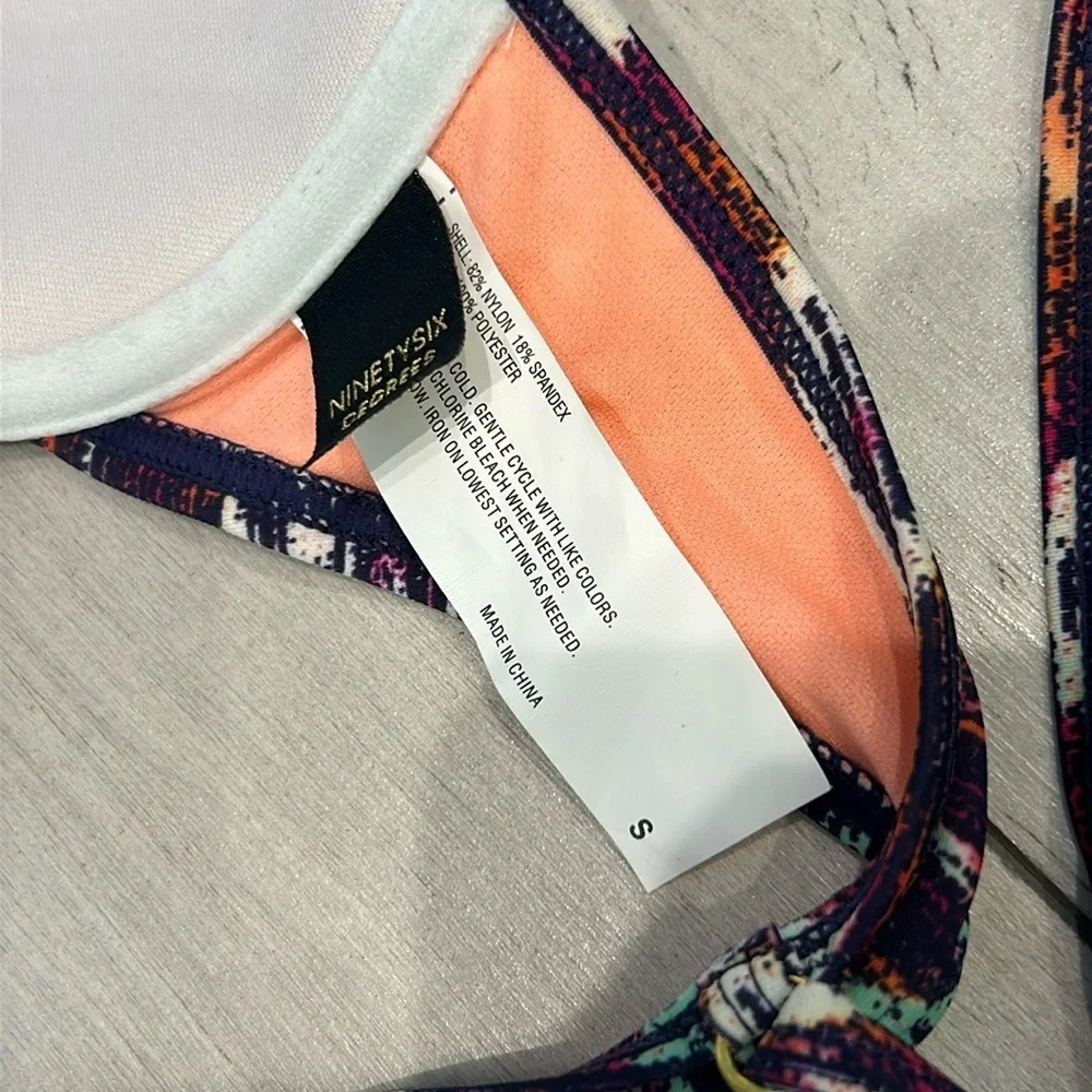 Ninetysix Degrees swim bikini top size small